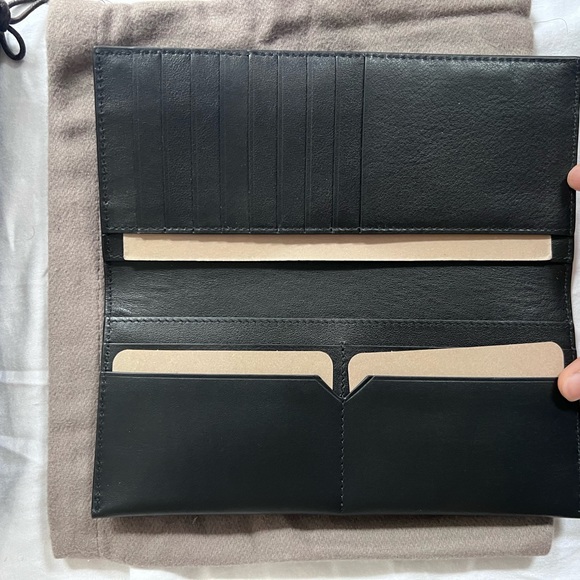 Bottega Veneta 619303 Black Leather Long Wallet - Picture 2 of 3